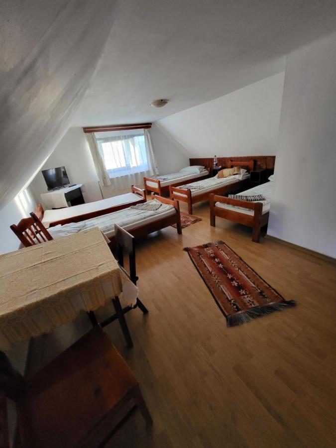Hotel Betty Panzio Miercurea Ciuc Esterno foto