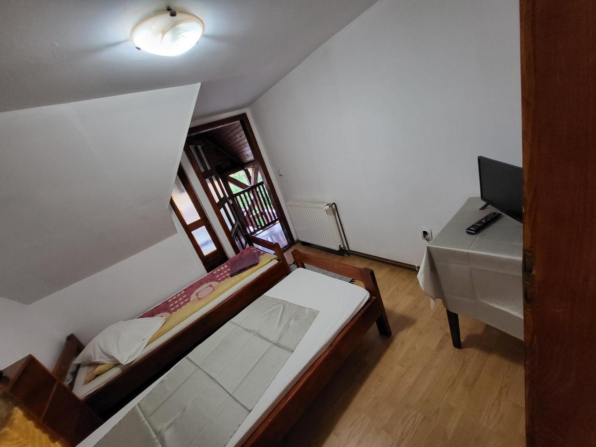 Hotel Betty Panzio Miercurea Ciuc Esterno foto