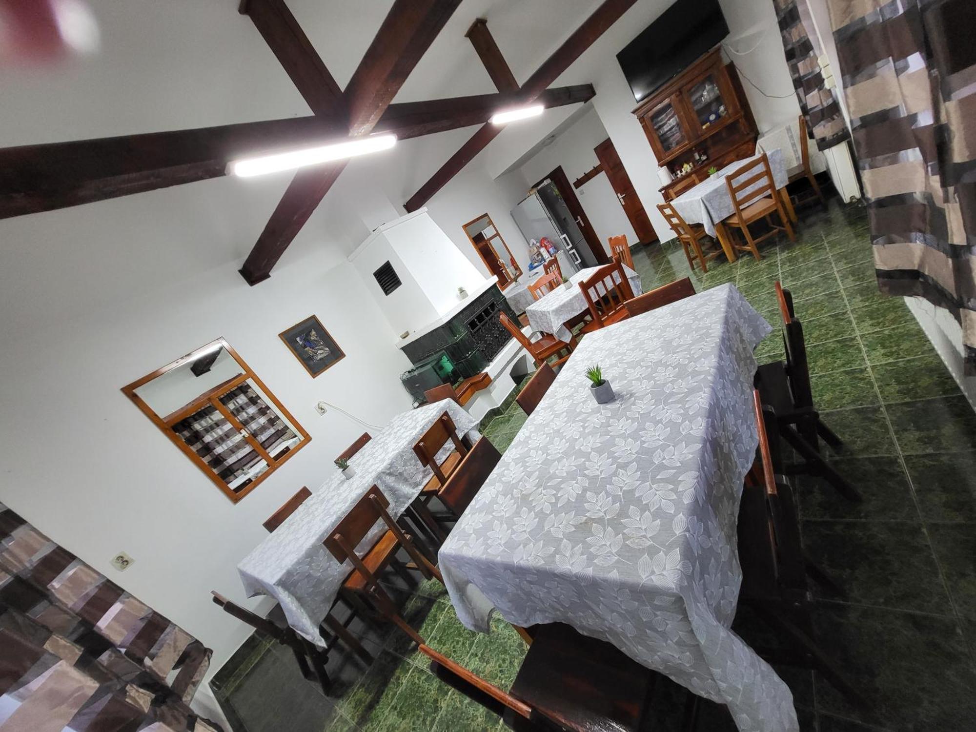 Hotel Betty Panzio Miercurea Ciuc Esterno foto