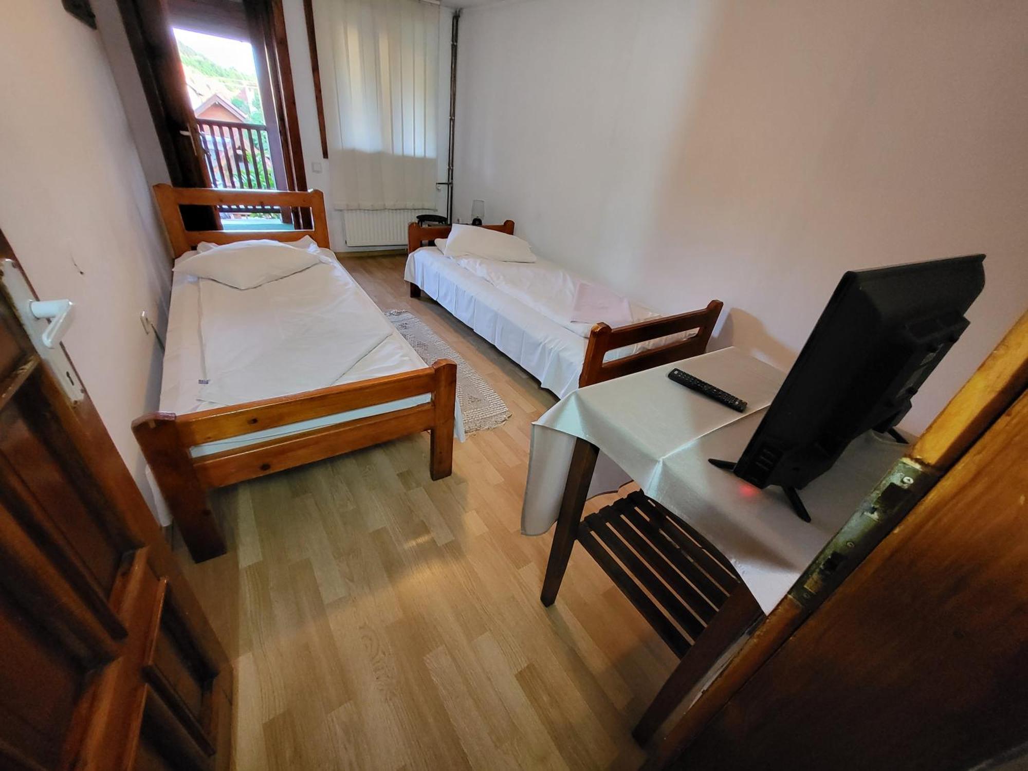 Hotel Betty Panzio Miercurea Ciuc Esterno foto