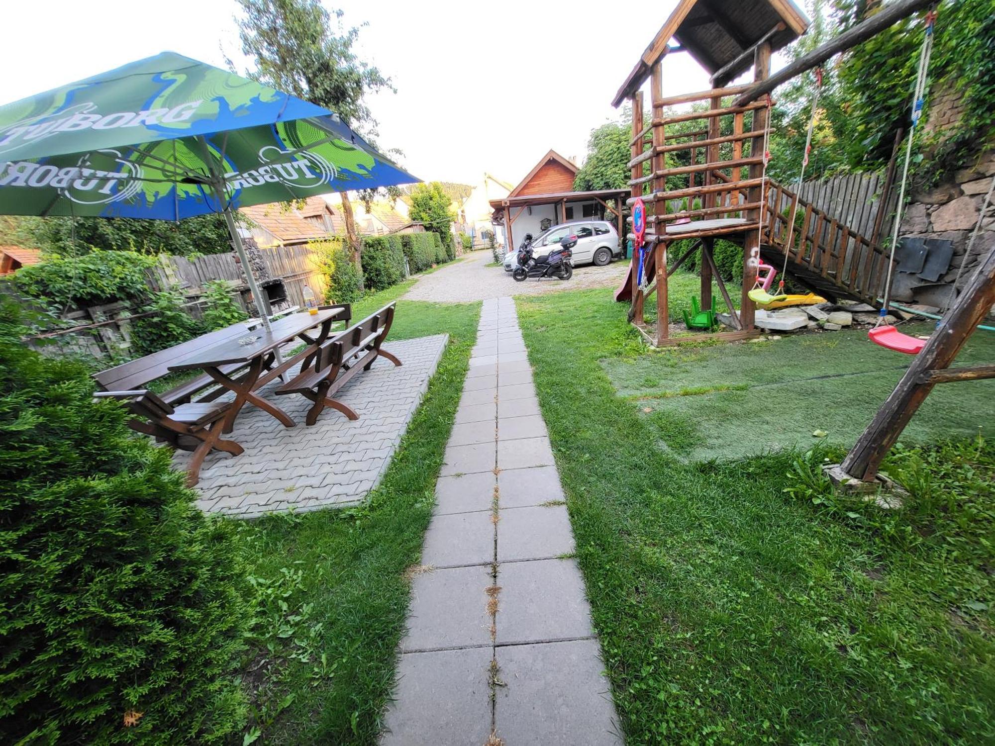 Hotel Betty Panzio Miercurea Ciuc Esterno foto