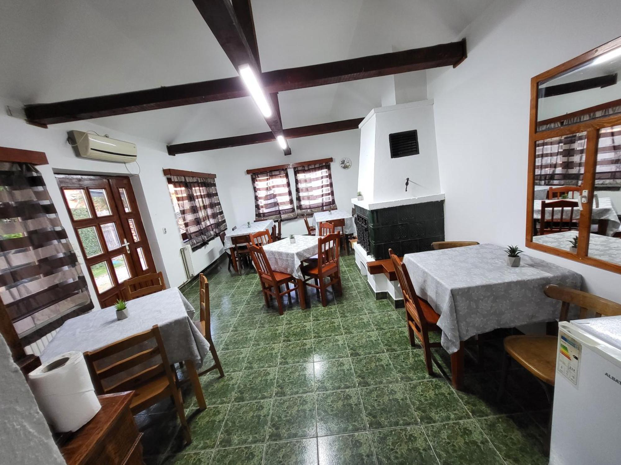 Hotel Betty Panzio Miercurea Ciuc Esterno foto